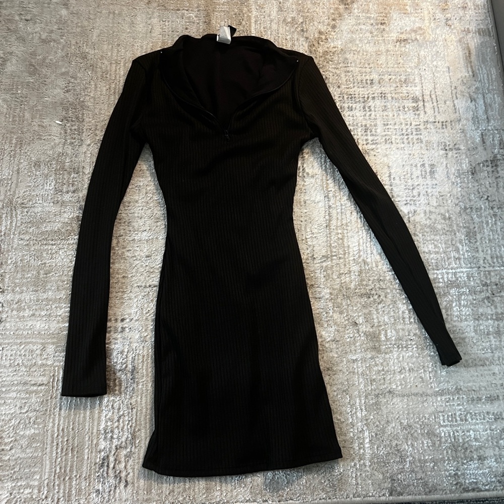 Black long sleeve bodycon dress